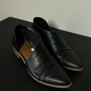 Universal Thread slip on boots